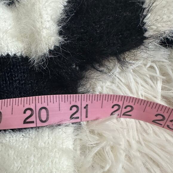 A new day Striped Black and White Fuzzy Sweater Sz M NWT - Picture 7 of 8